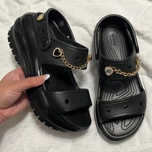 Mega Crush Sandals🖤